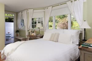 thumbnail: Front of property