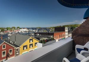 thumbnail: Balcony view