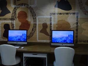thumbnail: Business center