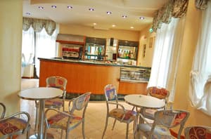 thumbnail: Bar (on property)