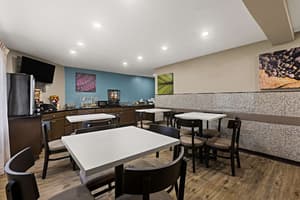 thumbnail: Breakfast area