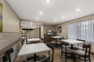 thumbnail: Breakfast area