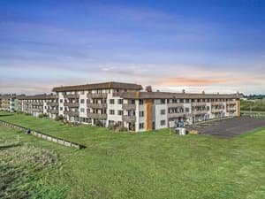 thumbnail: Exterior