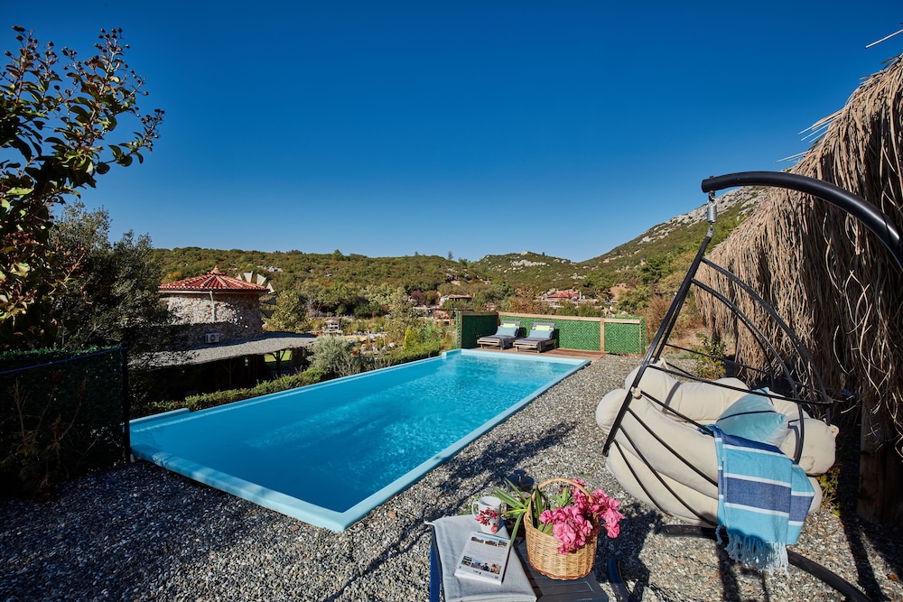 Private pool