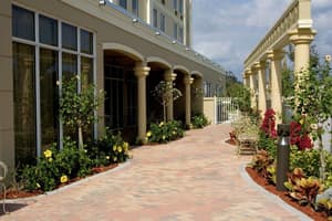 thumbnail: Exterior