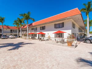thumbnail: Front of property