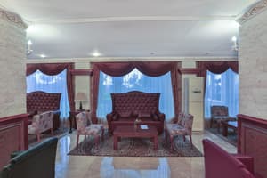 thumbnail: Lobby sitting area