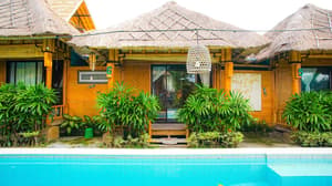 thumbnail: Front of property