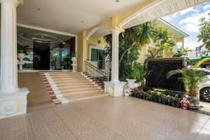 thumbnail: Exterior