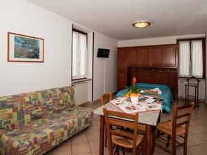 thumbnail: Dining