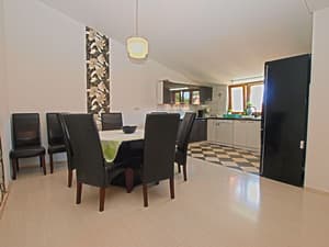 thumbnail: In-room dining