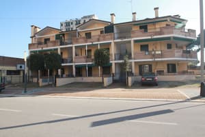 thumbnail: Exterior