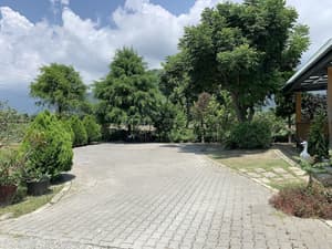 thumbnail: Front of property