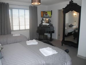 thumbnail: Room