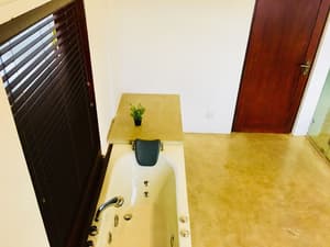 thumbnail: Jetted tub