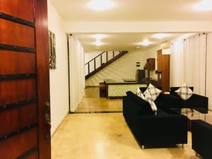 thumbnail: Lobby sitting area