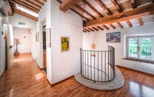 thumbnail: Interior