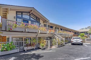 thumbnail: Exterior