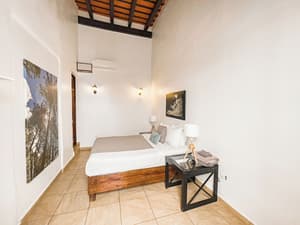 thumbnail: In-room dining