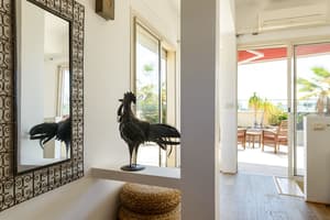 thumbnail: Interior detail