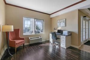 thumbnail: Business center