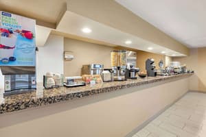 thumbnail: Breakfast area