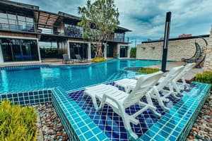 thumbnail: Outdoor pool