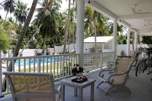 thumbnail: Poolside bar