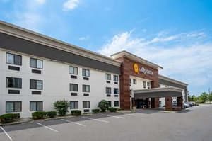 thumbnail: On-Site,Outdoor/Exterior,Day,Exterior View of Building