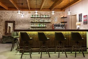 thumbnail: Bar (on property)