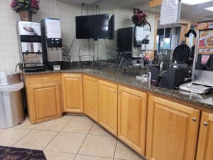 thumbnail: Breakfast area