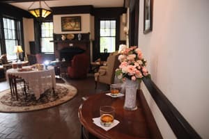 thumbnail: Bar (on property)