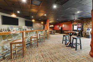 thumbnail: Bar (on property)