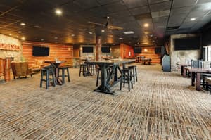 thumbnail: Bar (on property)