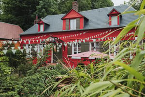 thumbnail: Front of property
