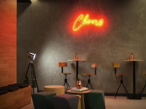 thumbnail: Bar (on property)
