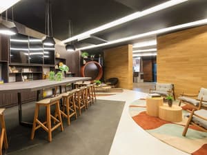 thumbnail: Bar (on property)