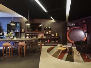 thumbnail: Bar (on property)