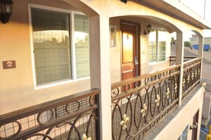 thumbnail: Exterior