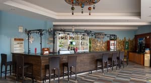 thumbnail: Bar (on property)