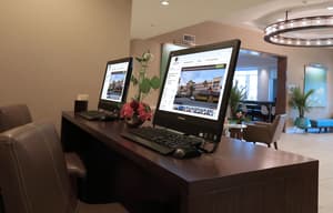 thumbnail: Business center
