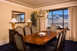 thumbnail: Dining room