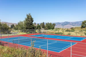 thumbnail: Tennis court