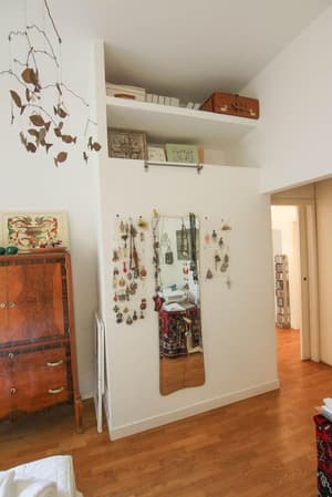 thumbnail: Interior detail