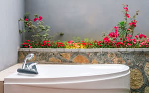 thumbnail: Deep soaking bathtub