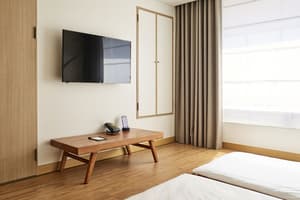 thumbnail: Room