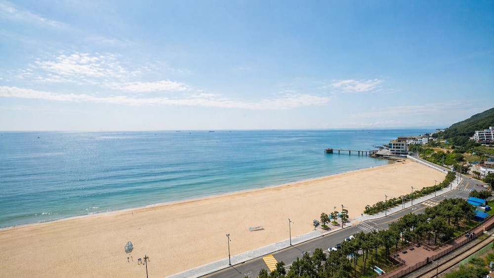 Beach/ocean view