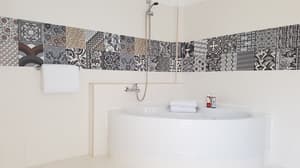 thumbnail: Deep soaking bathtub