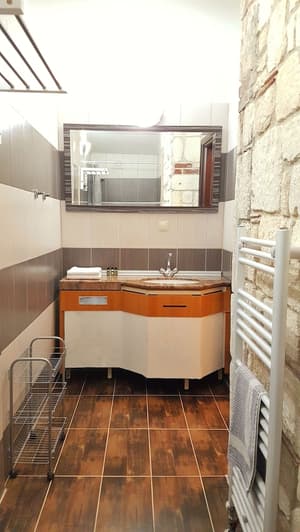 thumbnail: Bathroom sink