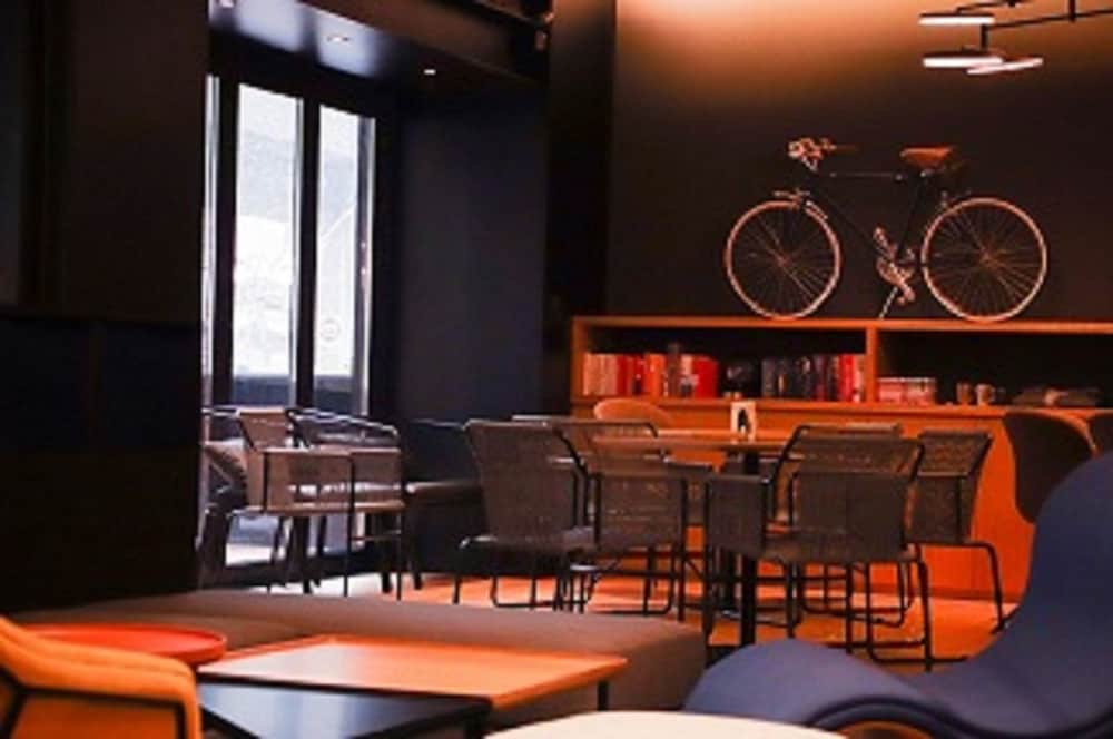 Restaurant-cafeteria